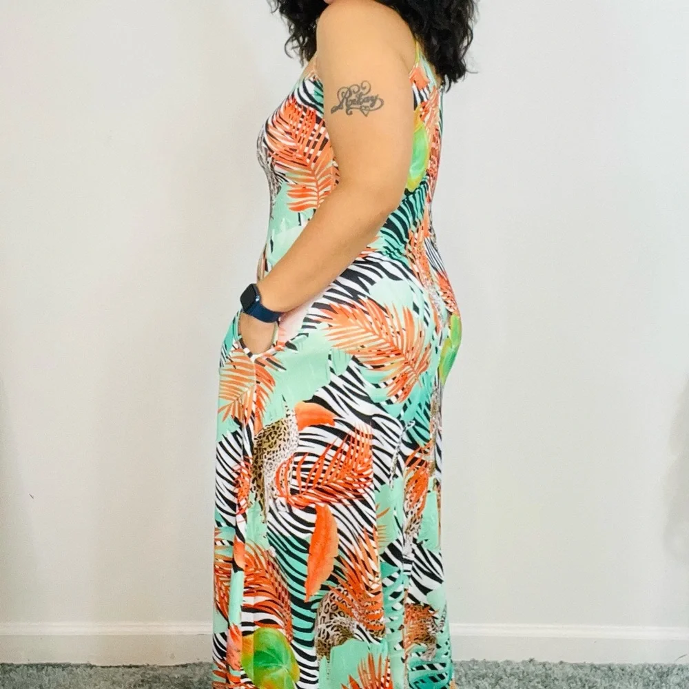 "Ree" Maxi Dress: Medium - Picture 4 of 7